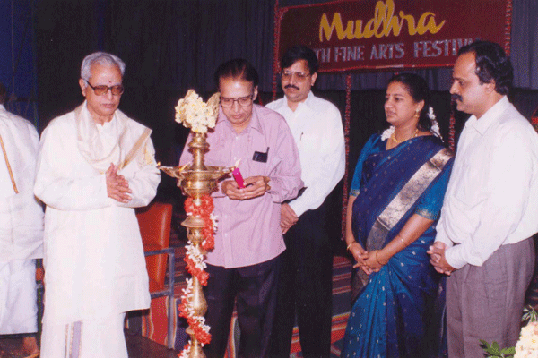 Dr.Mathrubootham inaugurated the Fifth Fine Arts Festival