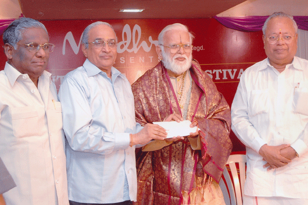 Cash award to T.K.Govinda Rao