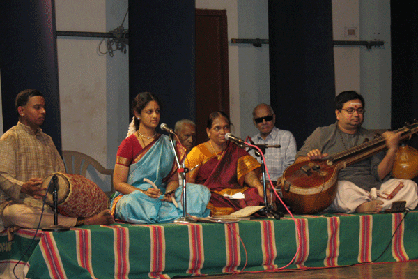 Music orchestra for Dr.Padma’s Dance. Gayathri(vocal) −Kannan(Veena) , Nagai Sreeram(Mridangam) & T.S.Babu(Violin)