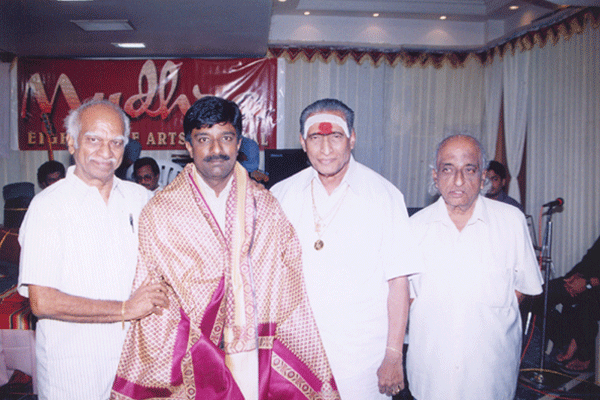 Veteran Music Director Pugazhendi, Kunnakudi Vaidhyanathan & L.Krishnan honouring Sridhar Navraags