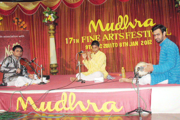 TALENT PROMOTION CONCERT -Theme : Ragam Tanam Pallavi- Visweswar(flute)- K.Gokul - Guru Bharadwaj