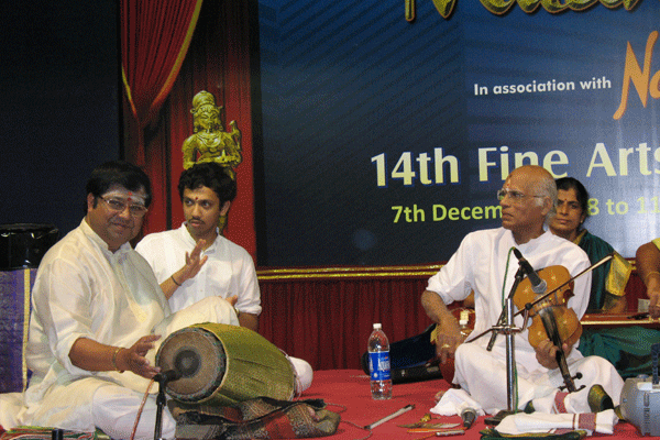 Thiruvarur Bakthavathsalm accompanying VVS