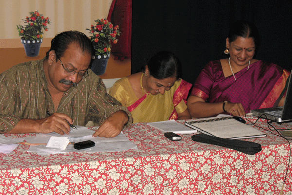 Gnani and Radha Bhaskar among the quiz master