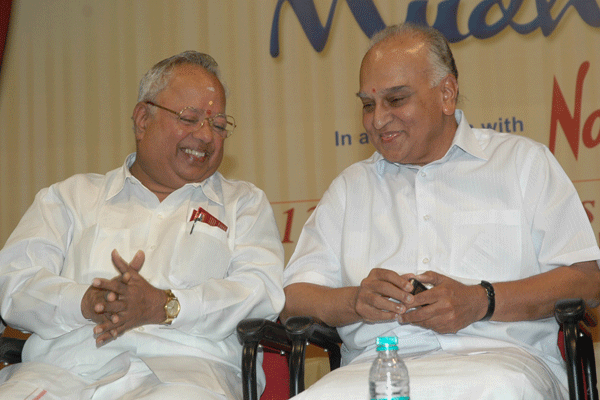 Dr.Nalli & Dr.Vanavarayar, Chairman, Bharatiya Vidya Bhavan, Coimbatore