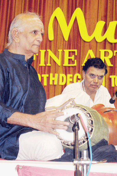 Umayalpuram Sivaraman with E.M.Subramaniam