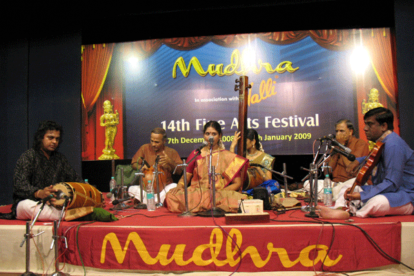 Four hour concert by Nithyasree Mahadevan −b.Raghavendra Rao − Patri Satish Kumar − H.Sivaramakrishnan − A.S.Krishnan