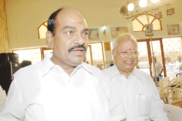 Dr.Nalli with Dr.S.Jagatharakshakan