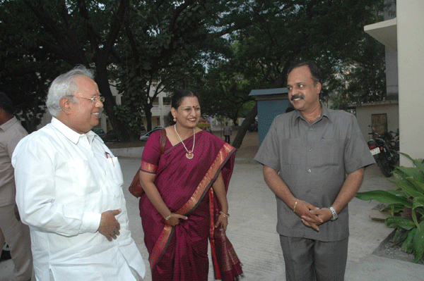 Dr.Nalli, Mudhra Bhaskar and Radha Bhaskar
