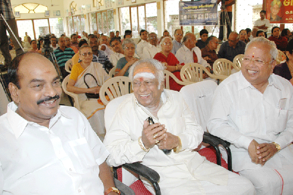 Dr.Nalli, MSV and Minister Dr.Jagatharakshakan