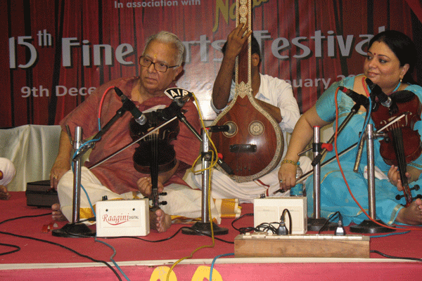 T.N.Krishnan and Viji Krishnan − Violin Duet