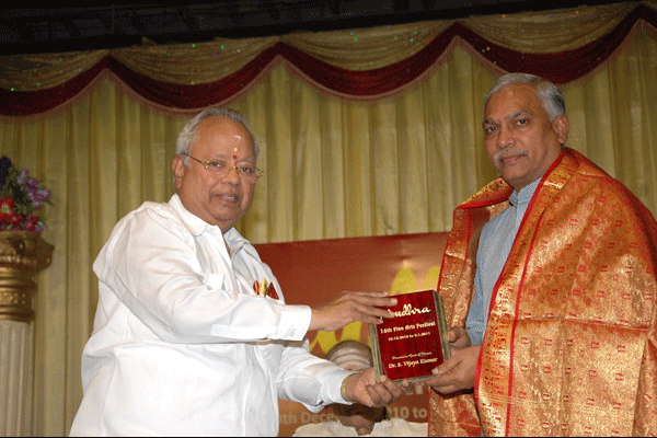 Dr.Nalli honours Mr.S.Vijayakumar, Prop. Vijay Nirman Co. Pvt.Ltd, Vizag