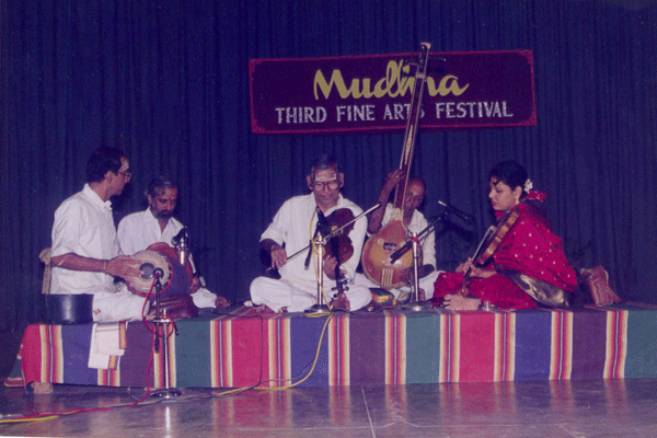 Violin Duo by M.S.Gopalakrishnan and Narmada, Mannargudi Easwar(Mridangam) T.V.Vasan (Ghatam)