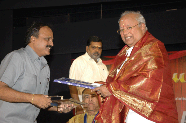 Bhaskar honouring Nalli