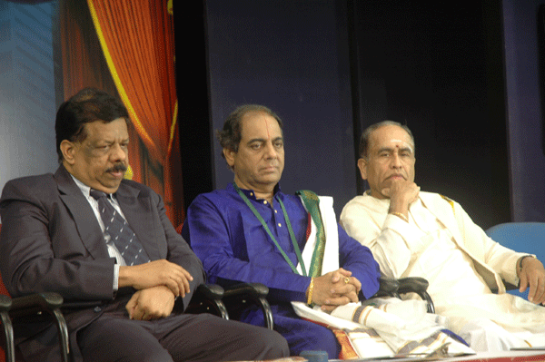 Vice−Chancellor Prof.Ramachandran, Madurai T.N.Seshagopalan & Trichy Sankaran