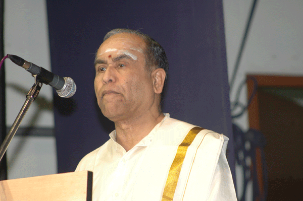 Trichy Sankaran felicitates TNS