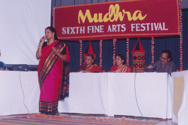 Co-ordinator Dr.Radha Bhaskar with quiz masters Suguna Purushotham, Sujatha Vijayaraghavan and Gnani