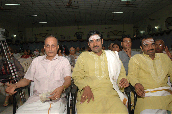 Cleveland Sri.V.V.Sundaram and Malladi Bros among the audience during inauguration