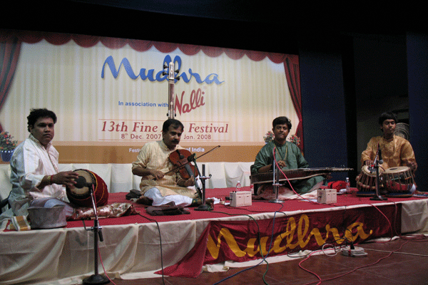 A unique KARNATIC & HINDUSTANI JUGALBANDI by LALGUDI G.J.R.KRISHNAN (Violin) & DEBASHISH BHATTACHARYA (Slide Guitar) - Tiruvaarur Vaidhyanathan − Rupak Bhattacharya