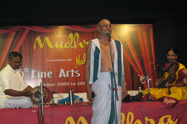 Harikatha “KRISHNA LEELA” by KALYANAPURAM AARAVAMUDHACHARIAR − Dr.Hemalatha − A.S.Ranganathan