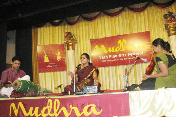 Talent promotion concert: Theme: Sampoorna Raga Kritis of Papanasam Sivan S.R.Maithreye – Vocal, Priyam Vadaa – violin, K.S.Ramana – Mridangam