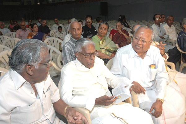 Mudhra’s President and Vice President with Thiru.Rm.Veerappan