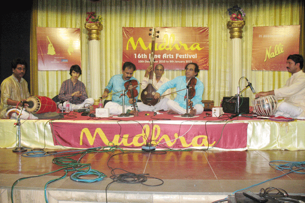 Lalgudi G.J.R.Krishnan(Karnatic) - Sriram Parasuram(Hindutani) - Bangalore Praveen - Gurumurthy Vaidhya