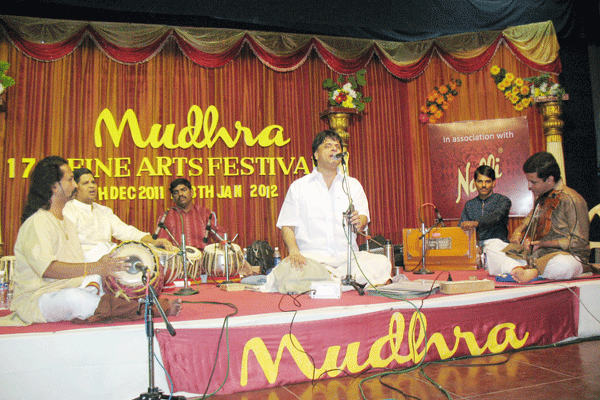 ' Bhajans by O.S.Arun - Embar Kannan - J.Vaidhyanathan - Srikrishnan - Ganapathy - Kiran & Selvam' - a special lec-dem on the new years day by Dr.Nedanuri Krishnamurthy with Malladi Bros and Sriram Parasuram
