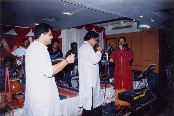 Tabla Madhu conducting the novel jugalbandi concert