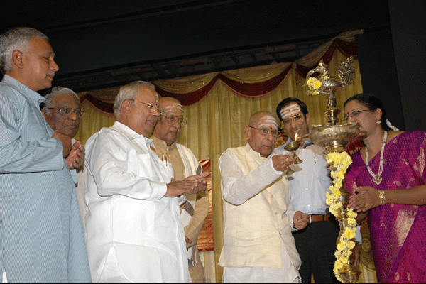 Dr.Nedanuri Krishnamurthy
