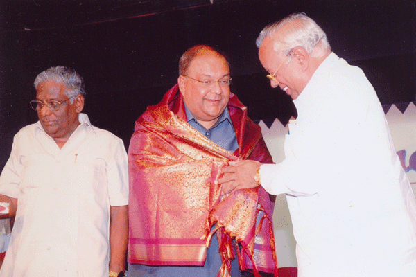 Nalli honouring T.S.Narayanaswmi