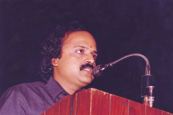 Mudhra Bhaskar, Secretary explaining the concept of One Raga One Kriti Cocert