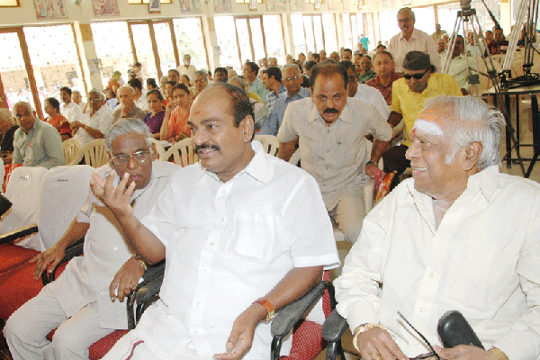Minister enjoying MSV hits with the creator MSV