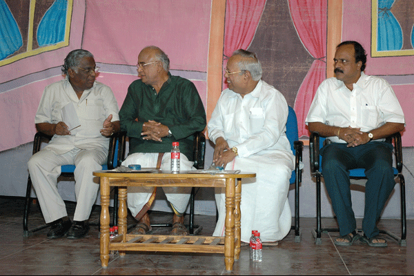 Valedictory function on the final day. Dignitaries on the dias.