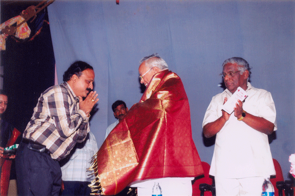 Honouring Dr.Nalli