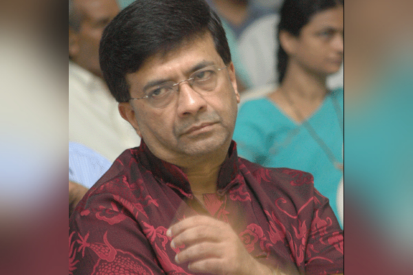 Y.Gee.Mahendra enjoy the programme